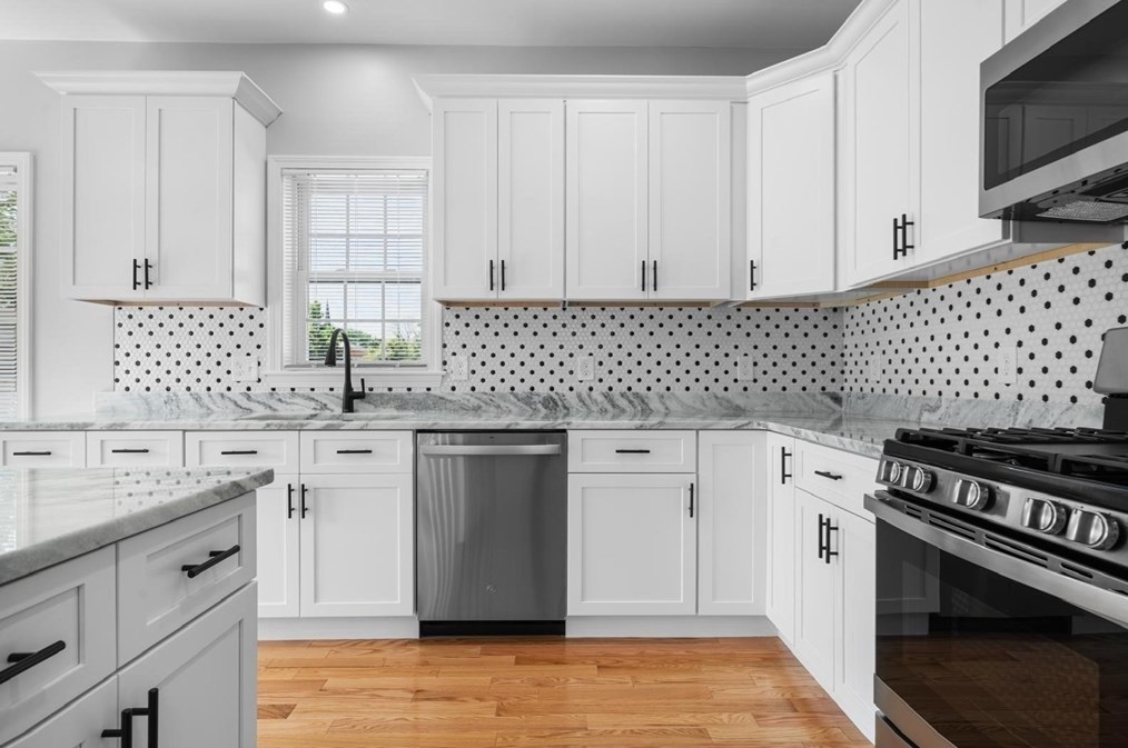 9 Hall St, Webster MA  01570-2330 exterior