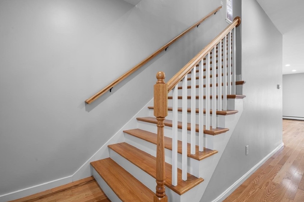 9 Hall St, Webster MA  01570-2330 exterior