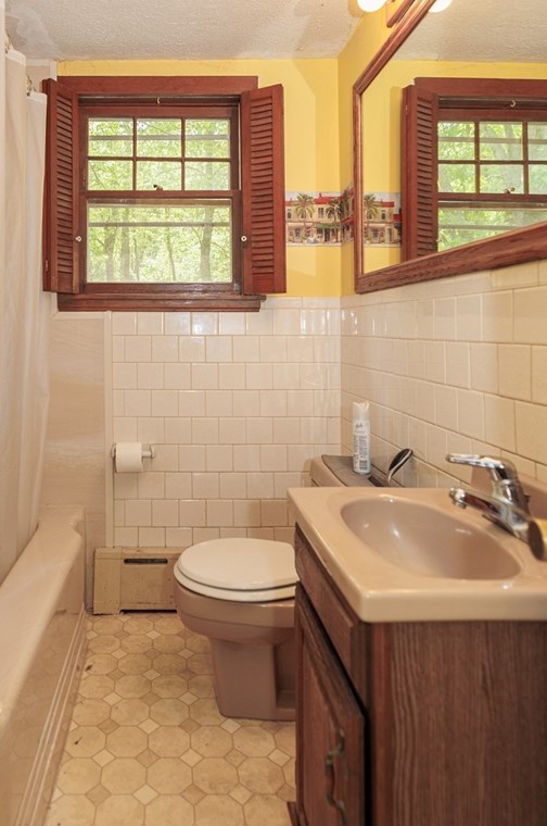 191 Bullard St, Holden MA 01520-2104 exterior