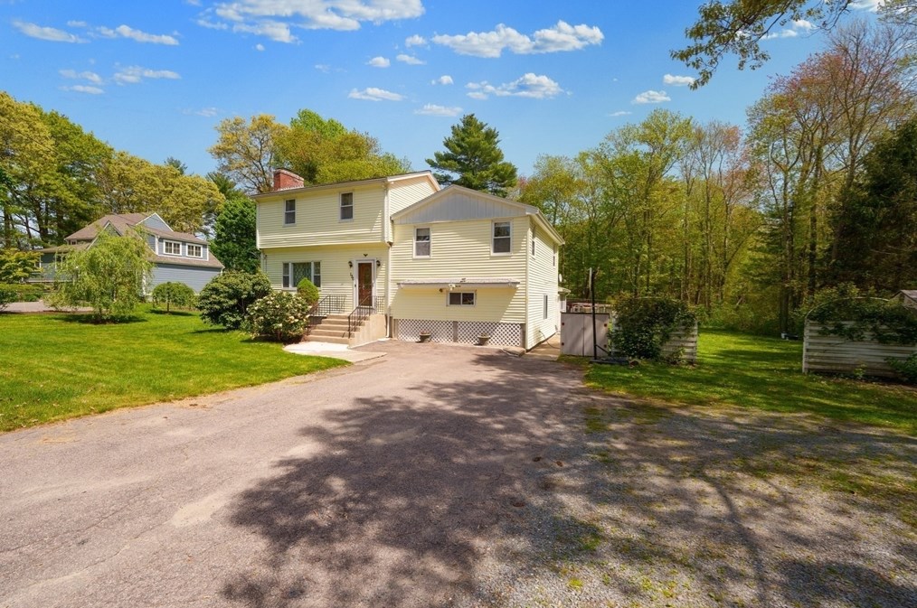 130 Foxboro St, Sharon MA  02067-2523 exterior