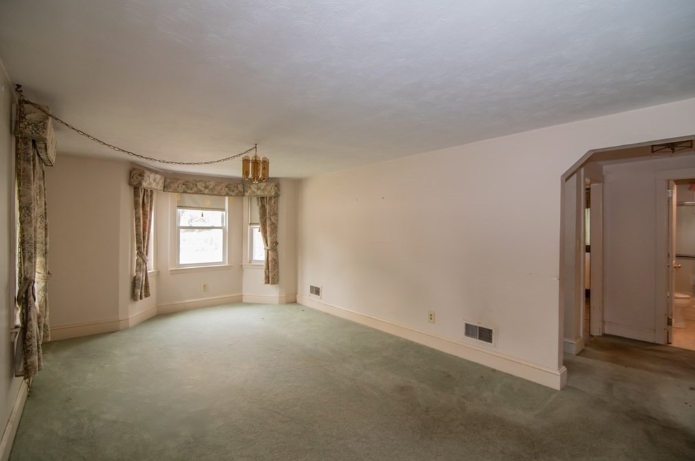 333 Elliott St, Beverly MA 01915-2443 exterior