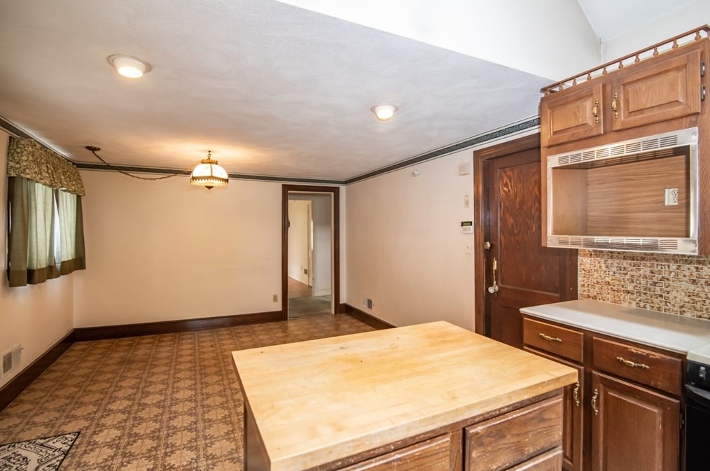 333 Elliott St, Beverly MA 01915-2443 exterior