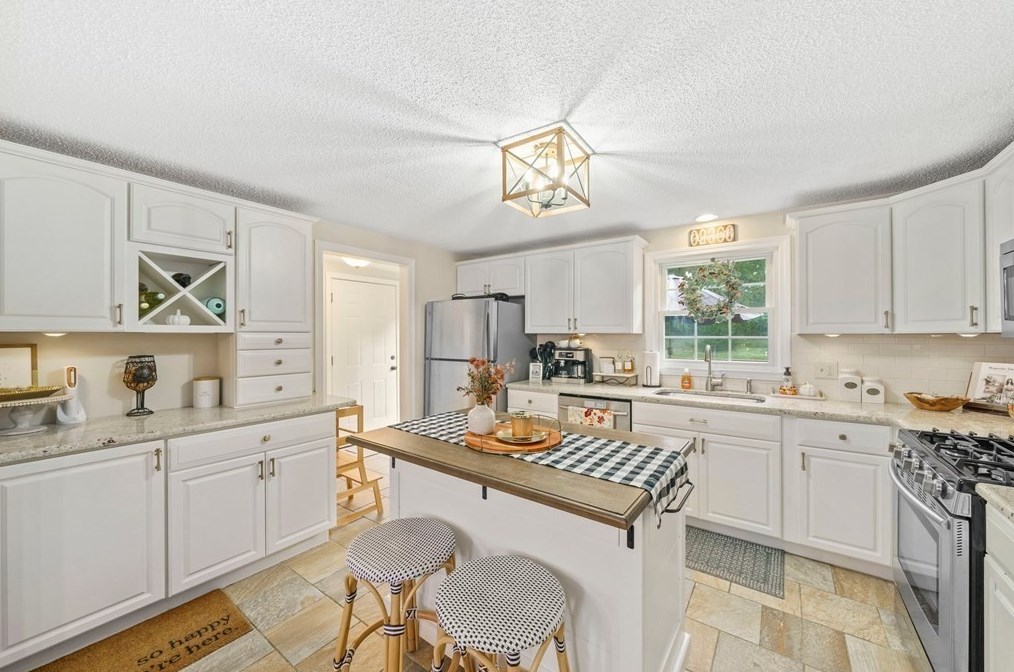 15 Pimental Way, Plymouth MA 02360-5243 exterior