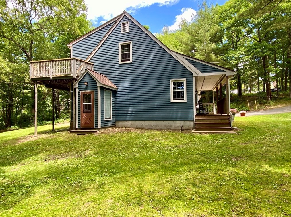 84 Breakneck Rd, Sturbridge MA 01566-1130 exterior