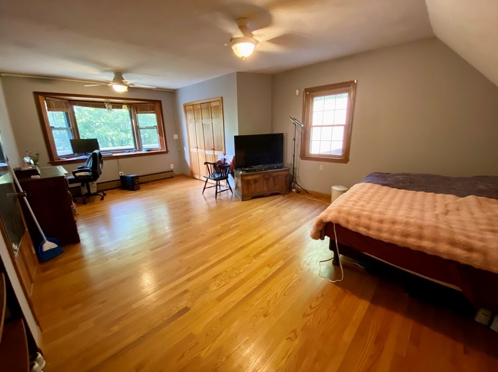 84 Breakneck Rd, Sturbridge MA 01566-1130 exterior