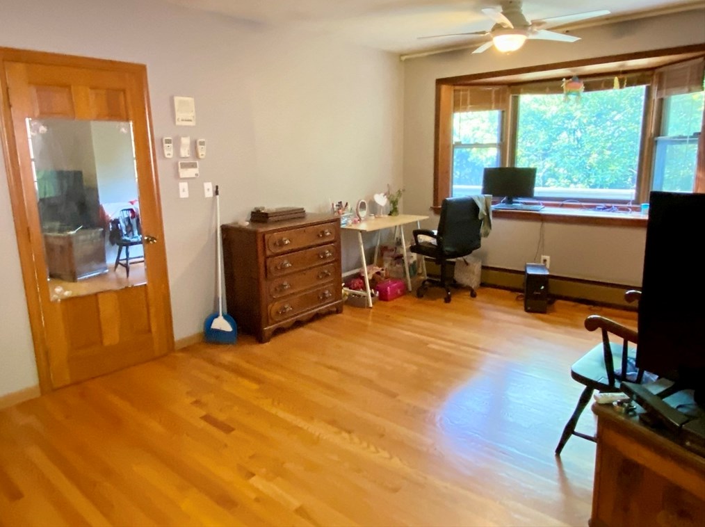 84 Breakneck Rd, Sturbridge MA 01566-1130 exterior