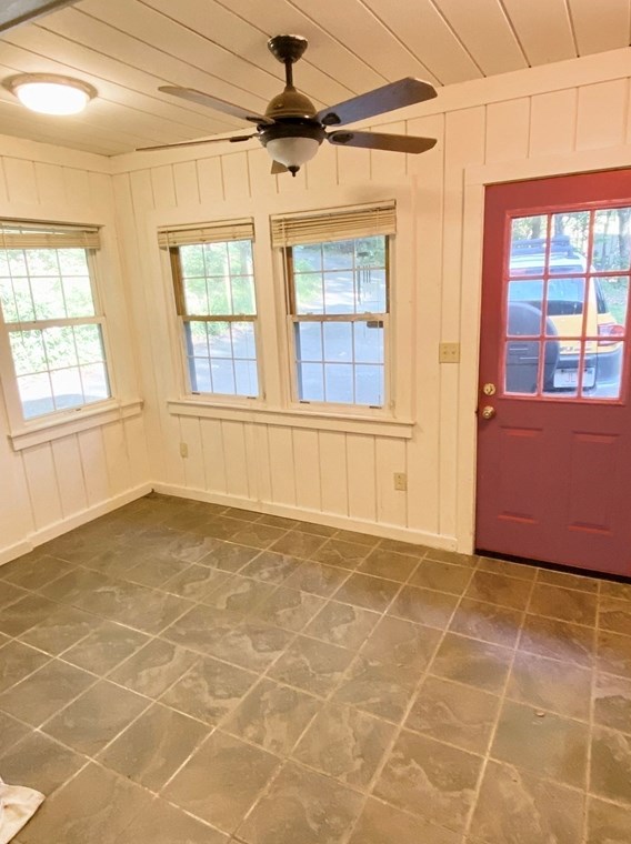 84 Breakneck Rd, Sturbridge MA 01566-1130 exterior