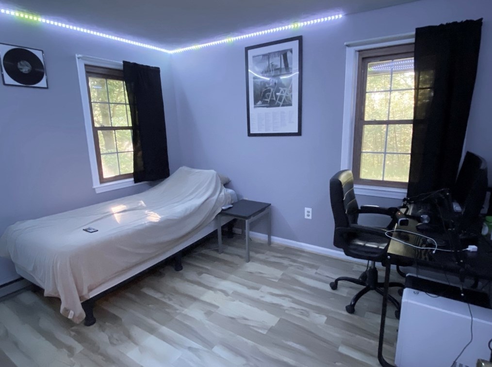 84 Breakneck Rd, Sturbridge MA 01566-1130 exterior