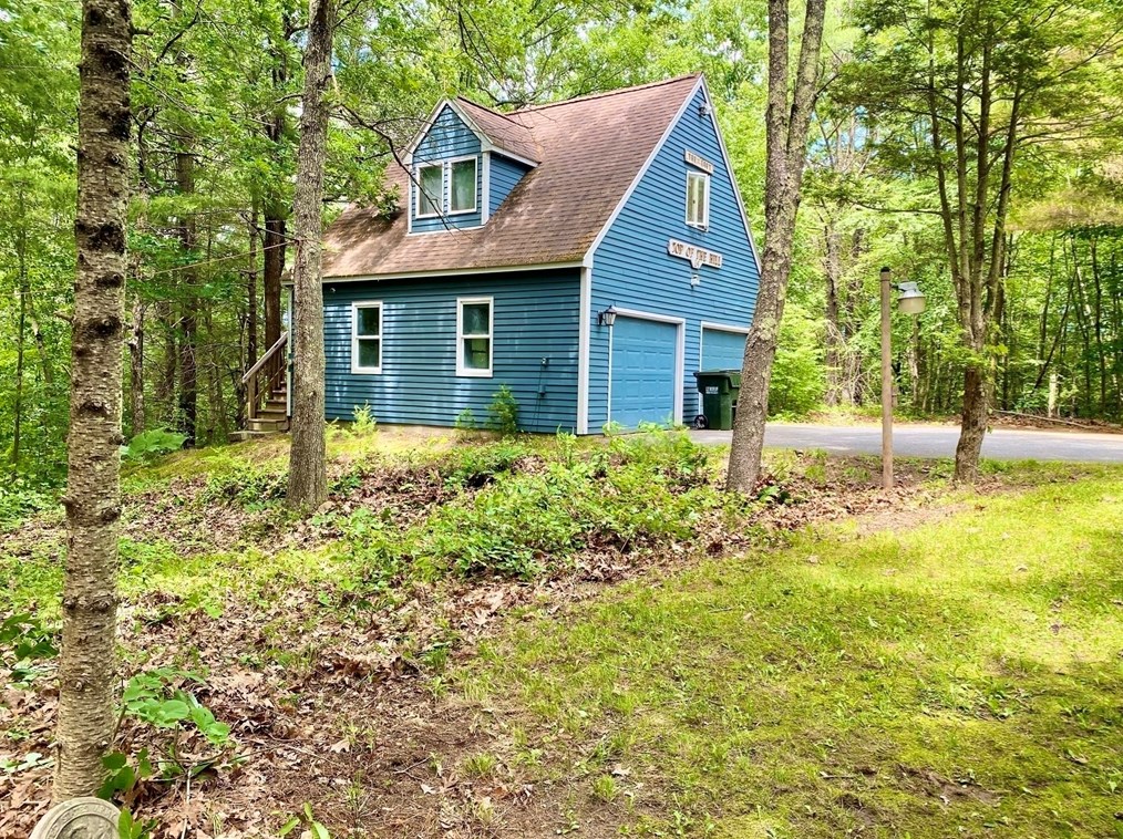 84 Breakneck Rd, Sturbridge MA 01566-1130 exterior