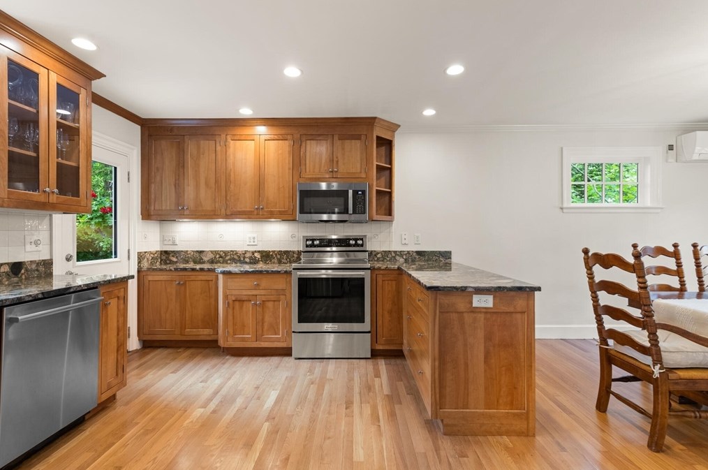 20 Bertwell Rd, Lexington MA 02420-3302 exterior