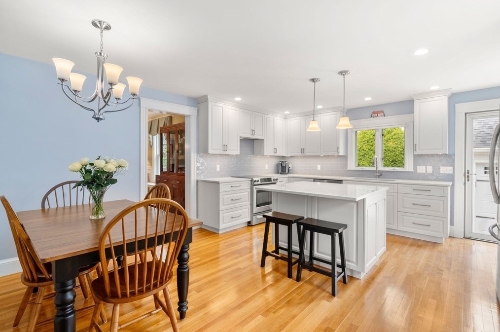 39 Prince St, Needham MA  02492-3718 exterior