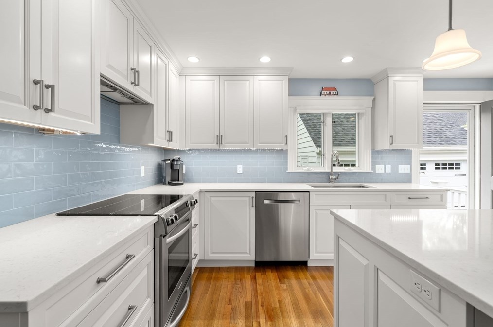 39 Prince St, Needham MA  02492-3718 exterior