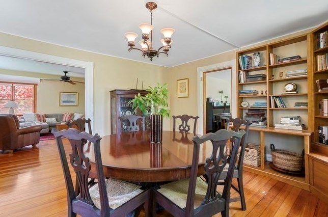 35 Chapel St, Duxbury MA 02332-3822 exterior