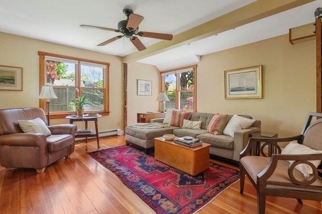 35 Chapel St, Duxbury MA 02332-3822 exterior