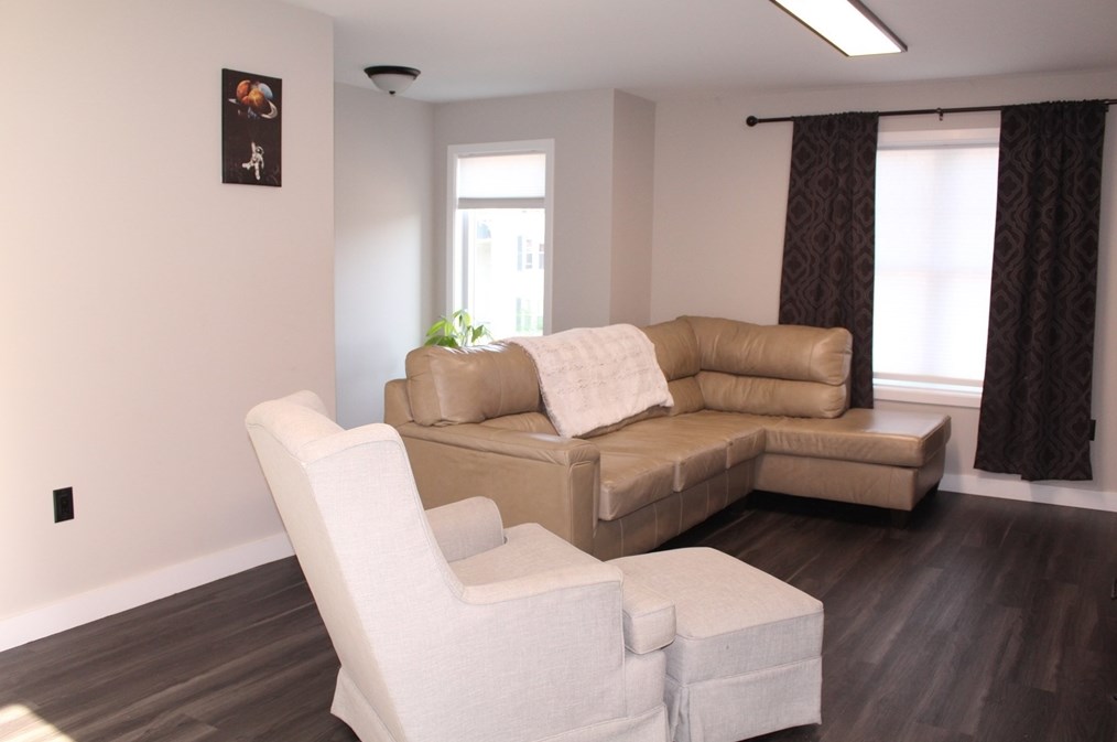 443 Cambridge St, Worcester MA 01603-2325 exterior