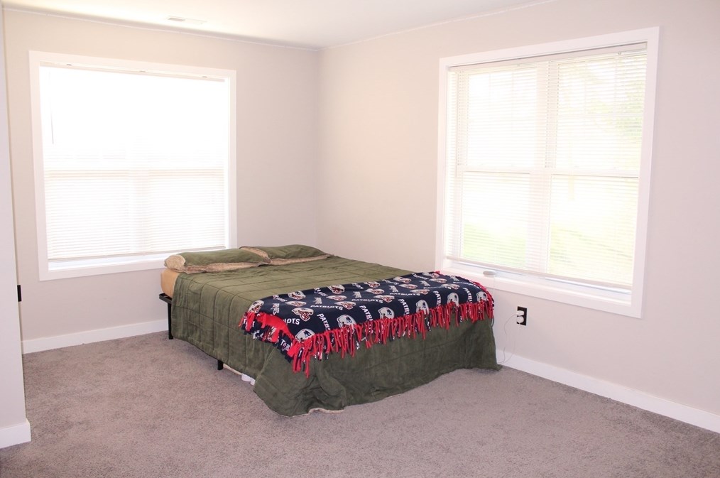 443 Cambridge St, Worcester MA 01603-2325 exterior