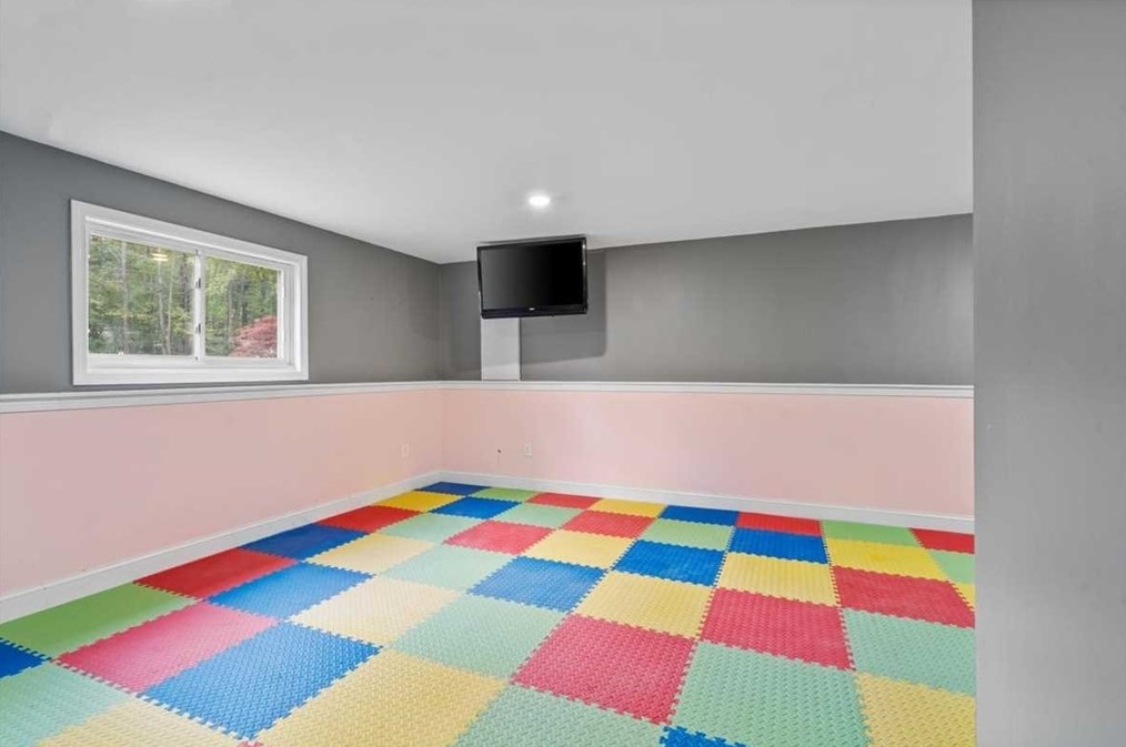 484 Brown St, Winchendon MA 01475-1024 exterior