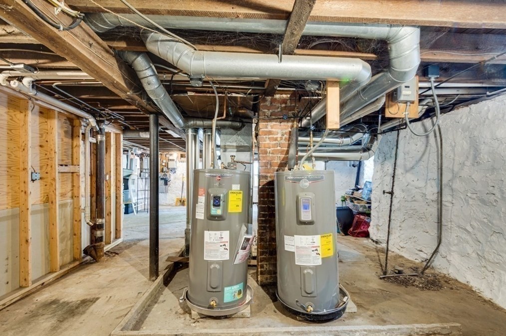 60 Pine St, Malden MA 02148-2340 exterior