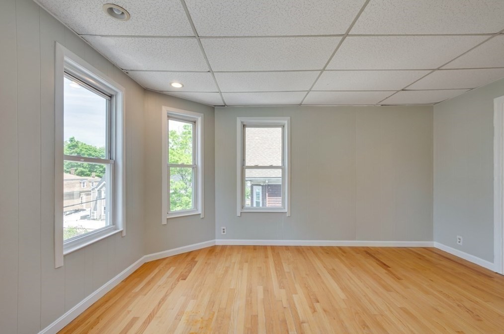 60 Pine St, Malden MA 02148-2340 exterior