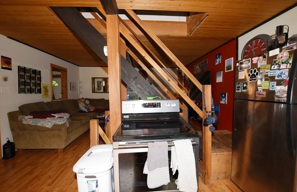 63 Newfield St, Plymouth MA 02360-3402 exterior