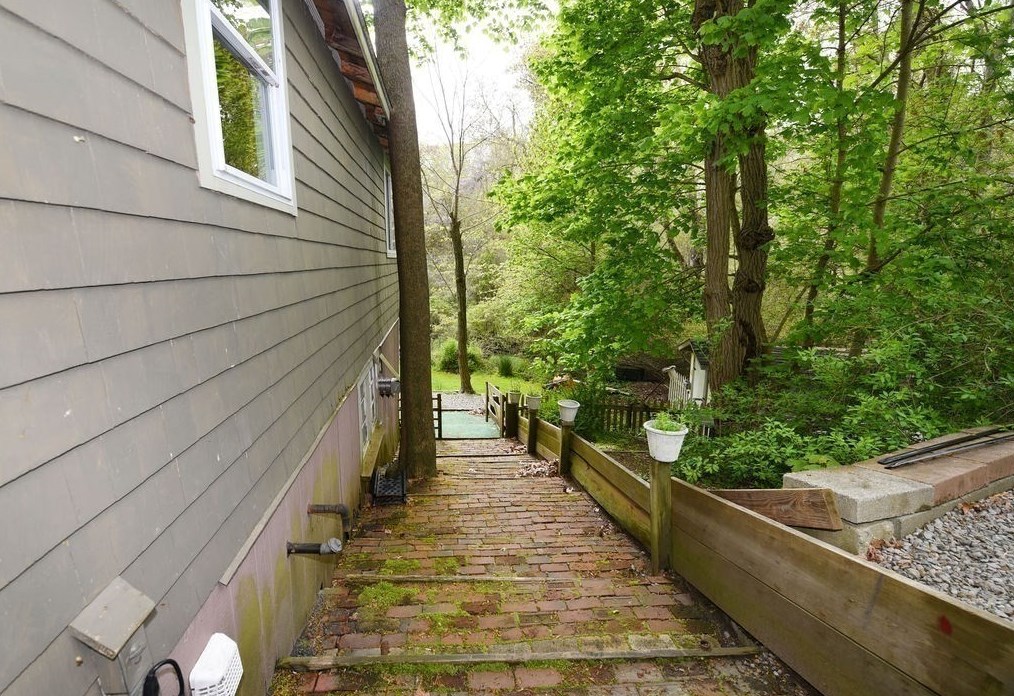 63 Newfield St, Plymouth MA 02360-3402 exterior