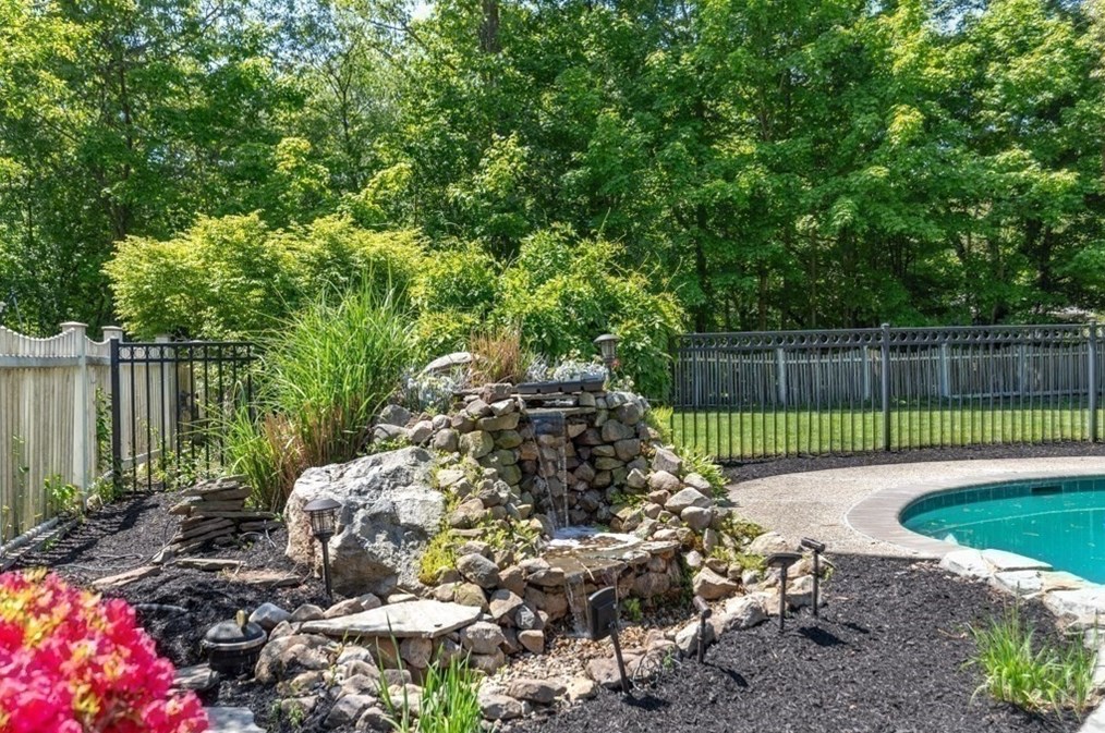 108 Franklin St, Reading MA 01867-1027 exterior