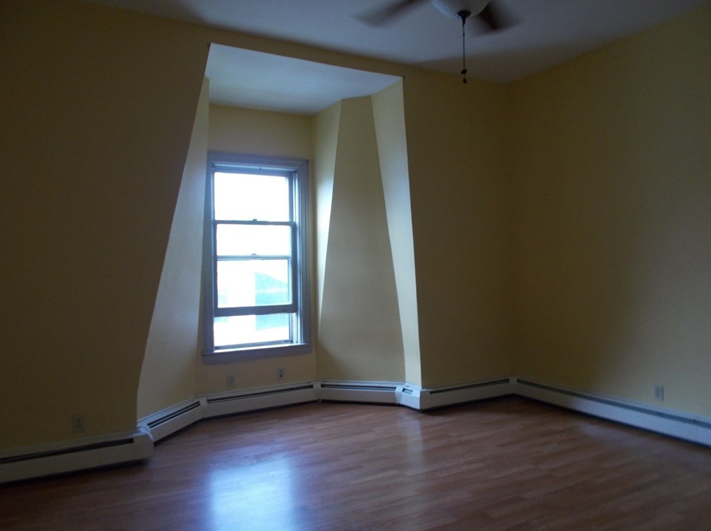 104 Webster St, Haverhill MA 01830-5920 exterior