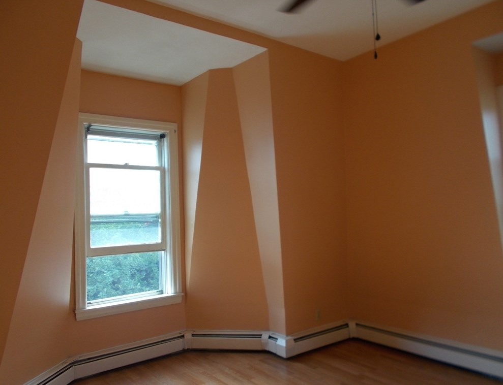 104 Webster St, Haverhill MA 01830-5920 exterior