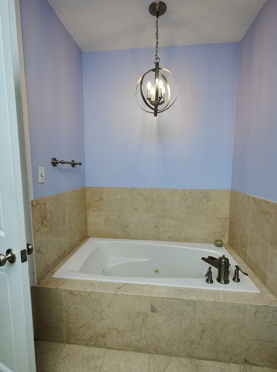 56 Moore Ave, Worcester MA 01602-1820 exterior