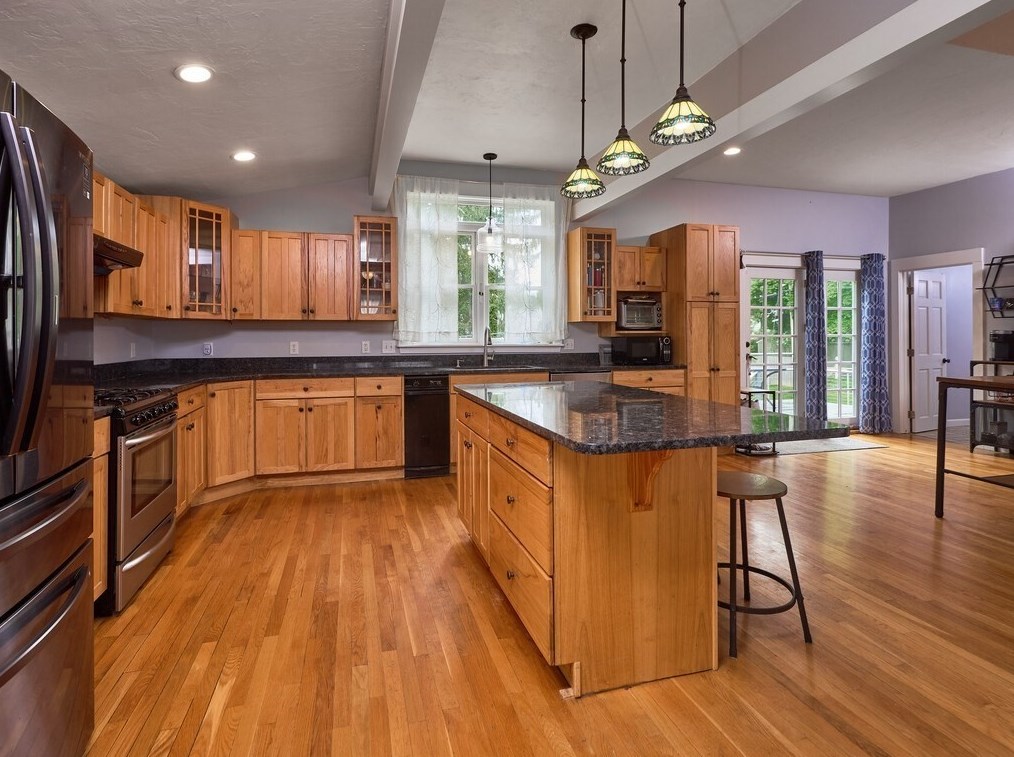 56 Moore Ave, Worcester MA 01602-1820 exterior