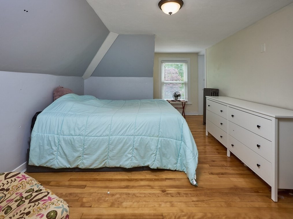 56 Moore Ave, Worcester MA 01602-1820 exterior