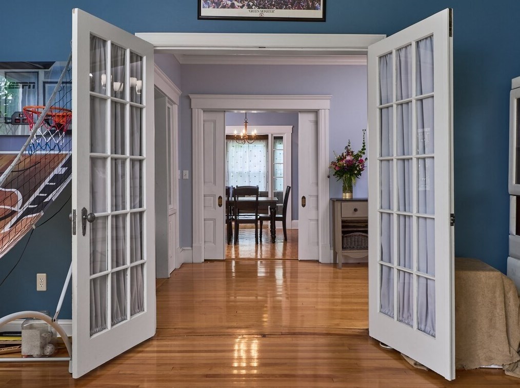 56 Moore Ave, Worcester MA 01602-1820 exterior