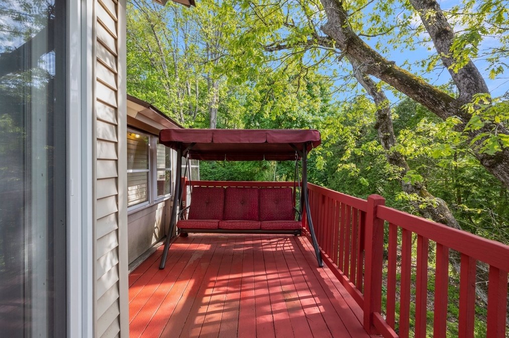 31 Tyson Rd, Worcester MA  01606-1124 exterior