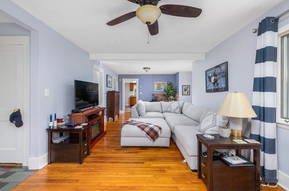 31 Tyson Rd, Worcester MA  01606-1124 exterior