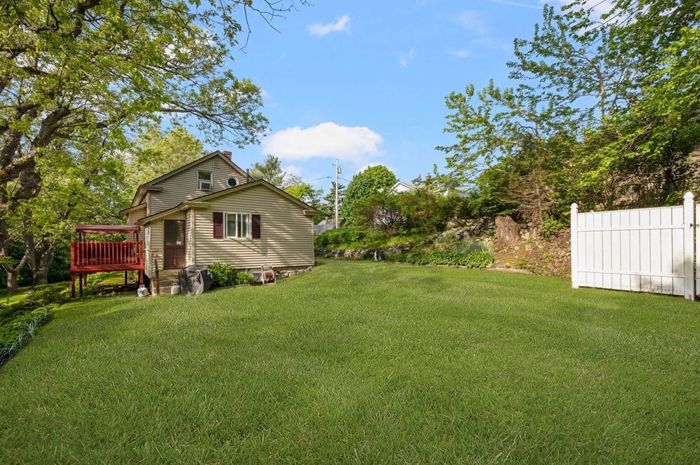 31 Tyson Rd, Worcester MA  01606-1124 exterior