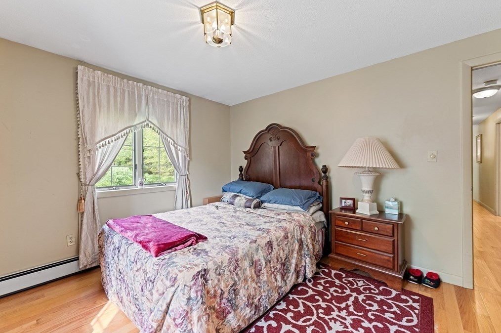 810 Birnie Ave, West Springfield MA  01089-4404 exterior