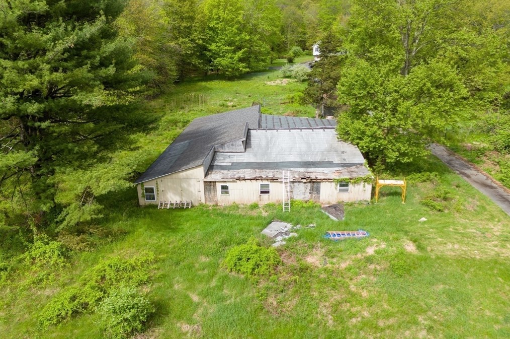 810 Birnie Ave, West Springfield MA  01089-4404 exterior