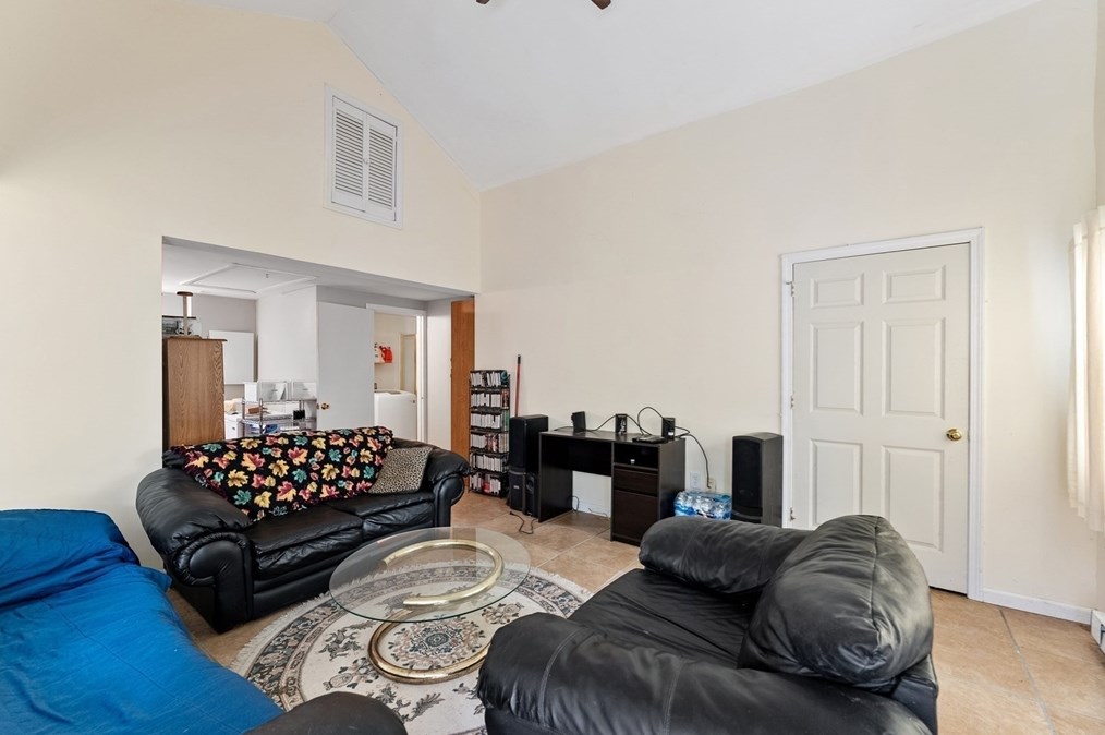 810 Birnie Ave, West Springfield MA  01089-4404 exterior