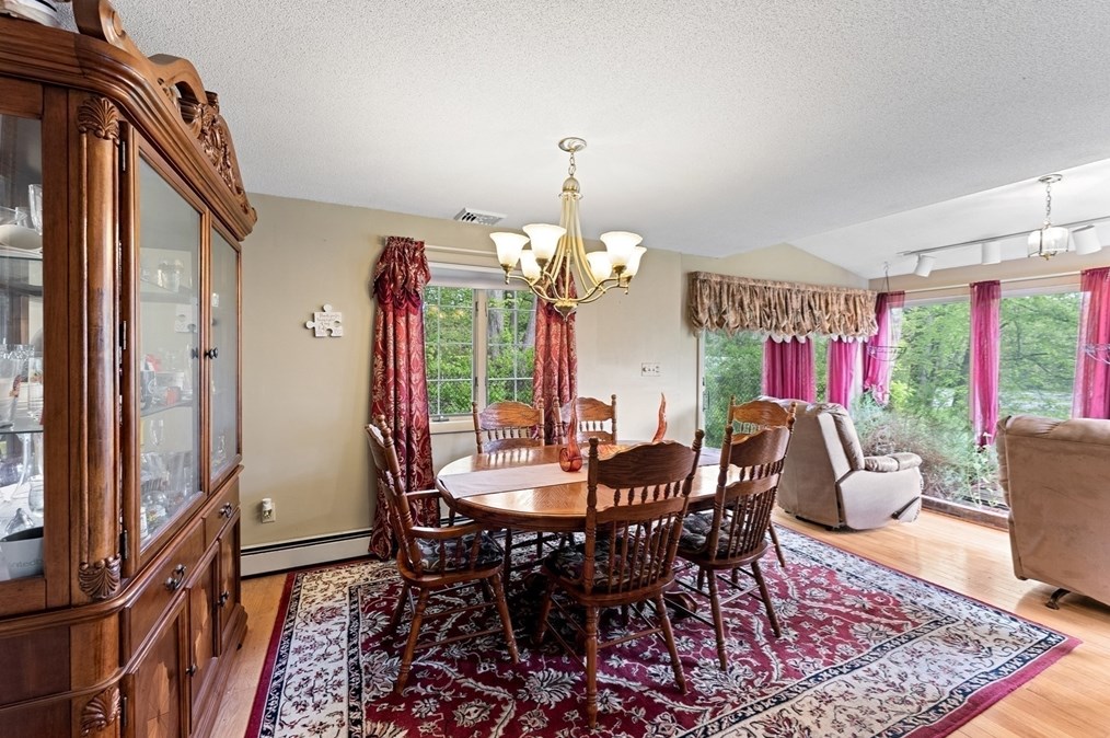 810 Birnie Ave, West Springfield MA  01089-4404 exterior