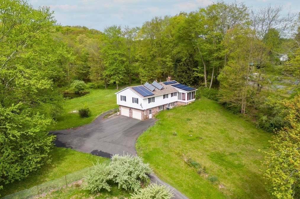 810 Birnie Ave, West Springfield MA  01089-4404 exterior