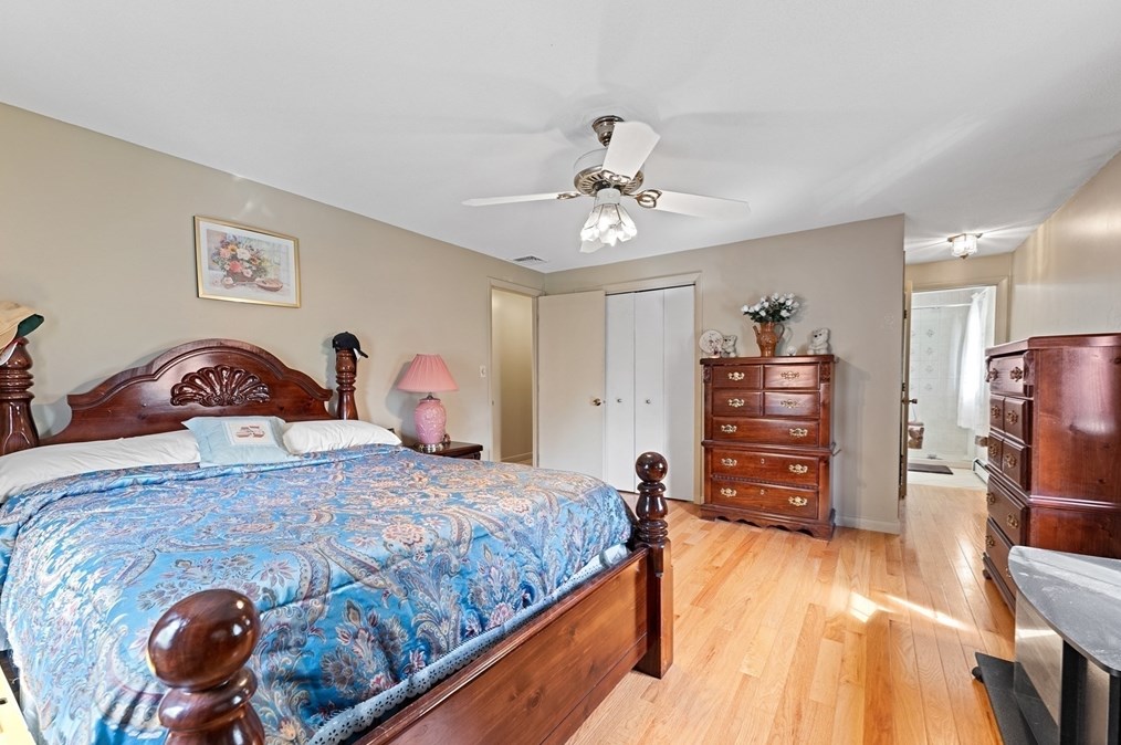 810 Birnie Ave, West Springfield MA  01089-4404 exterior