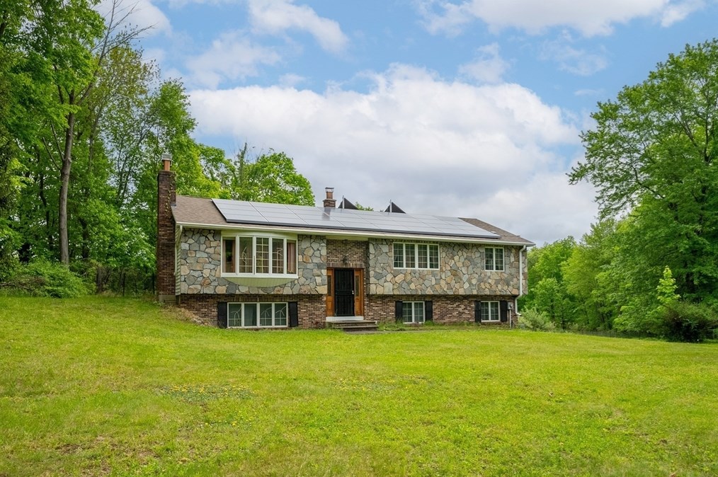 810 Birnie Ave, West Springfield MA  01089-4404 exterior