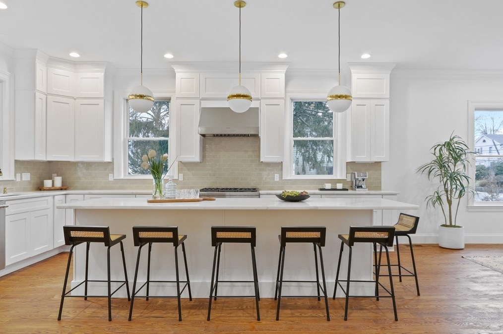 414 Waltham St, Newton MA 02465-1934 exterior