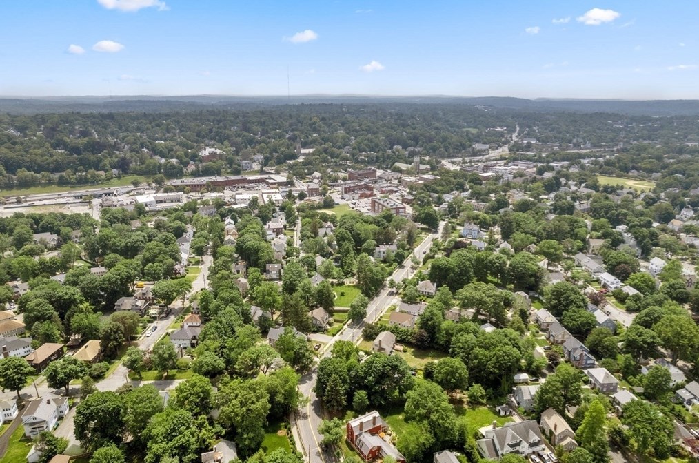 414 Waltham St, Newton MA 02465-1934 exterior