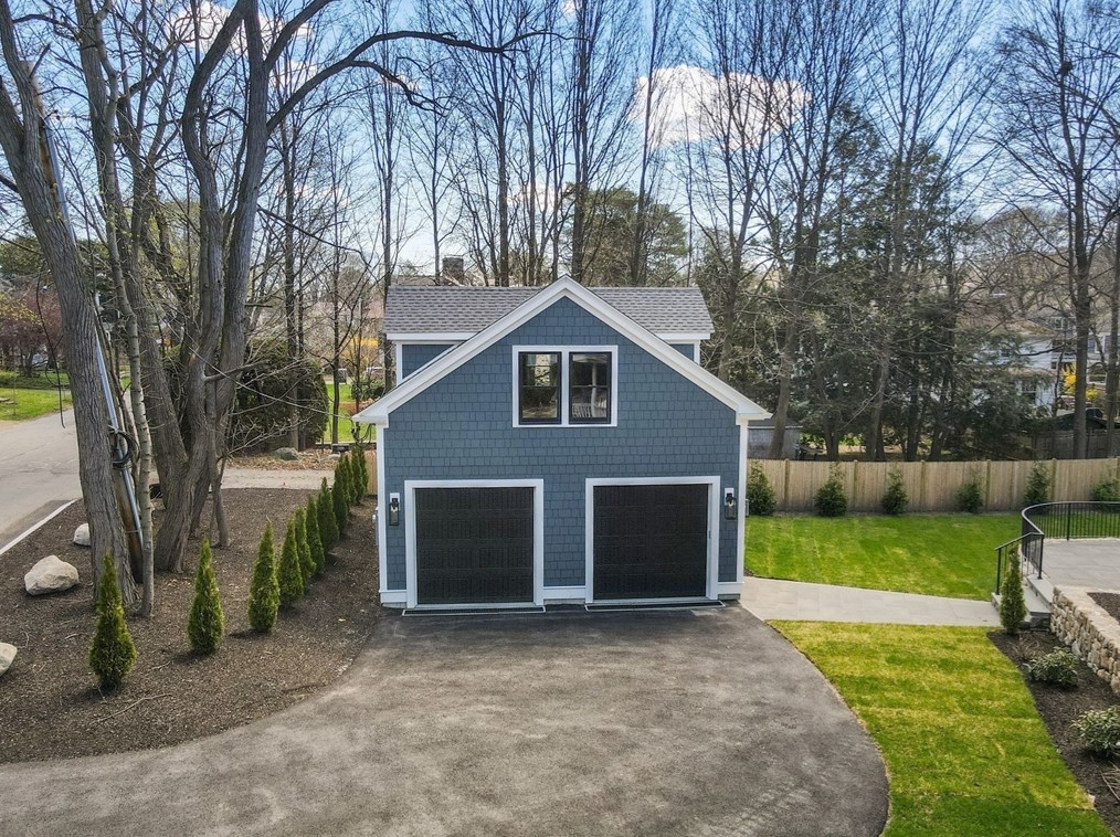 414 Waltham St, Newton MA 02465-1934 exterior