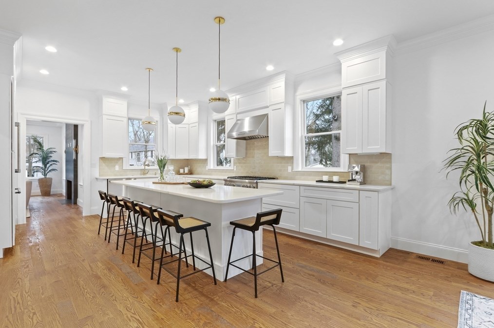 414 Waltham St, Newton MA 02465-1934 exterior