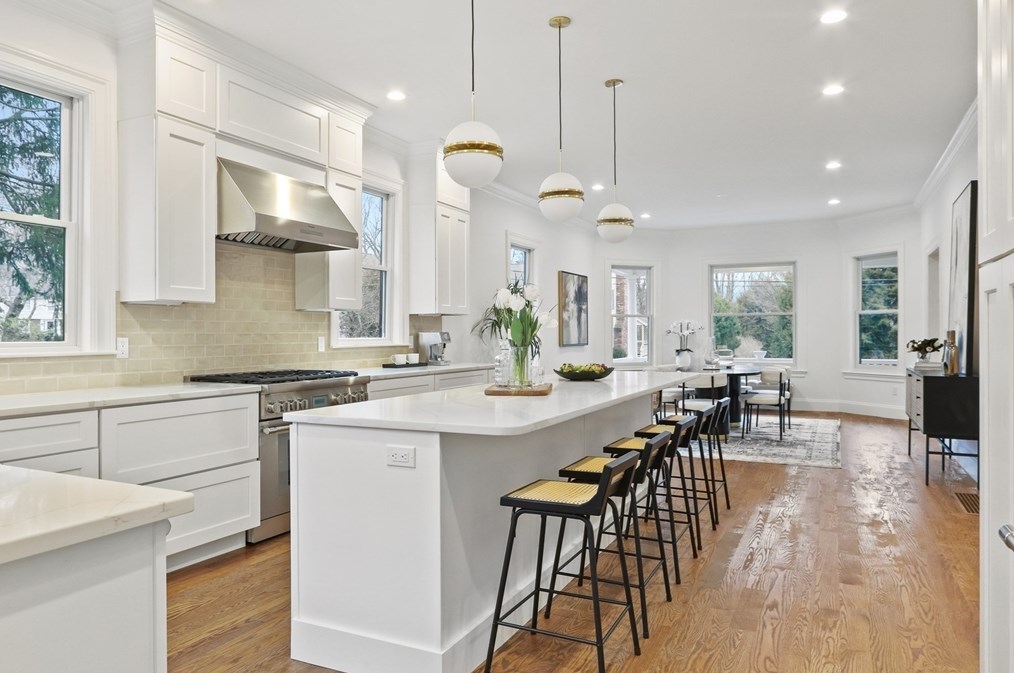 414 Waltham St, Newton MA 02465-1934 exterior