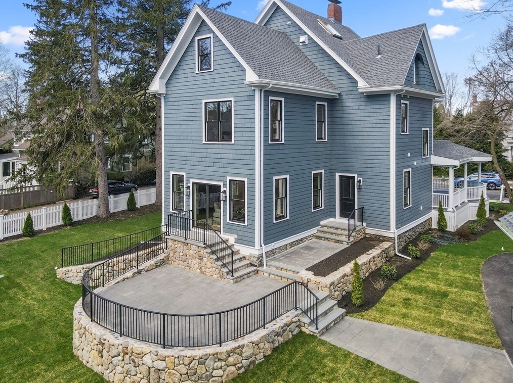 414 Waltham St, Newton MA 02465-1934 exterior