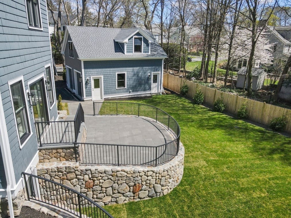 414 Waltham St, Newton MA 02465-1934 exterior