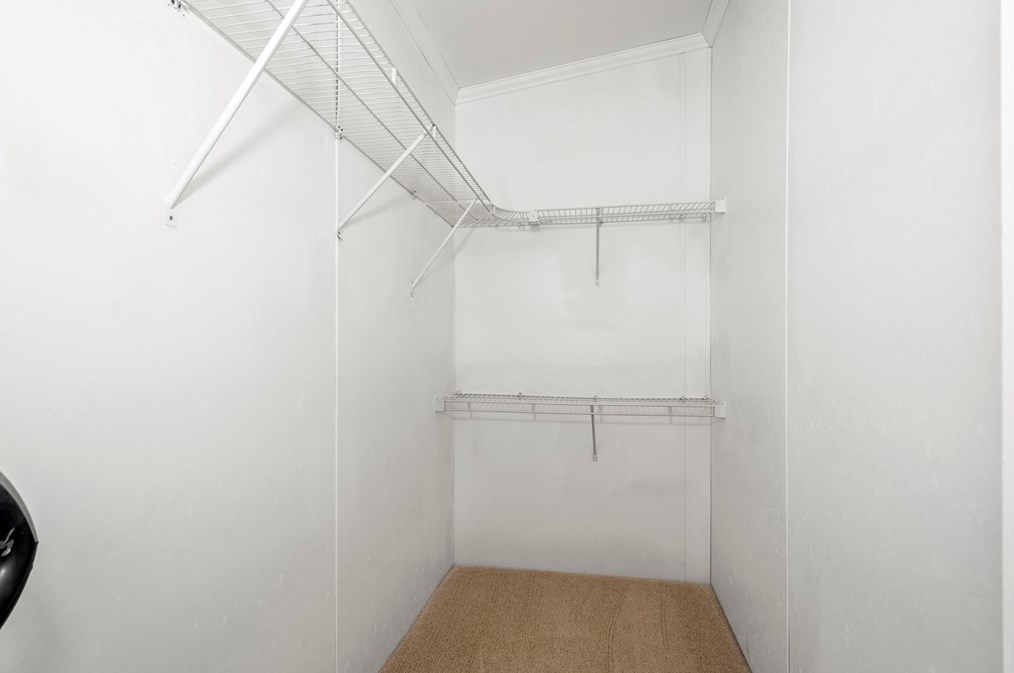 17 Constitution Ave, Warren MA  01083-9704 exterior